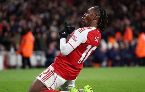 切尔西迎来七场伦敦德比，纽卡多次对阵曼城，豪门争霸挑战升级