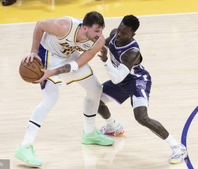 曝施罗德在走廊里蹲守东契奇 试图挥拳击打对方