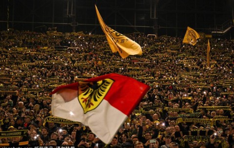 暴风雪下的德甲：汉堡与勒沃库森比赛推迟及其影响