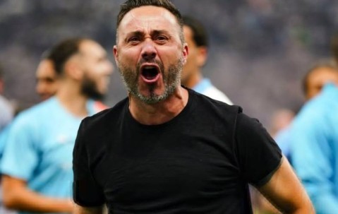 欧冠0-3完败后仅1天！曝德泽比尔主动辞职，穆里尼奥让马赛损失惨重