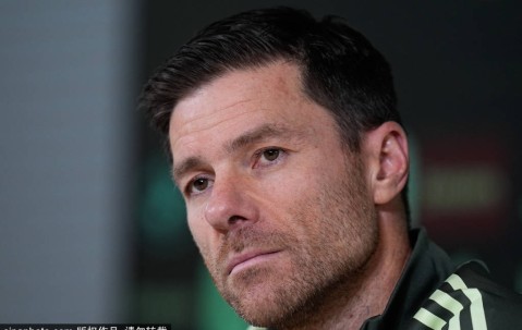 阿隆索解雇背后的真相：皇马更衣室权力斗争的内幕解析