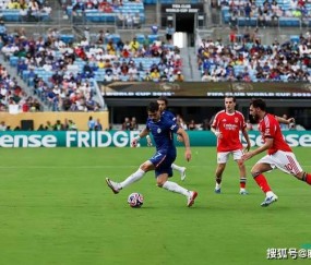 雷公助我！本菲卡1-1切尔西进加时，第86分钟因天气原因中断2小时