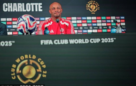 德甲球队拜仁慕尼黑主教练出席世俱杯赛前发布会
        
    德甲球队拜仁慕尼黑主教练出席世俱杯赛前发布会