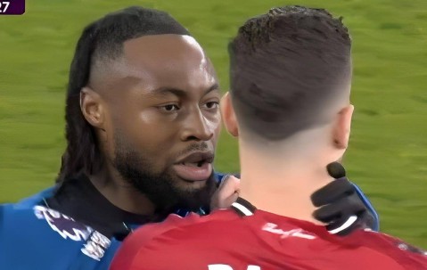 曼联2026年夏窗大重构：中场1.5亿镑豪购，锋线5万周薪捡漏