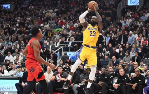 决胜球极限三选一詹姆斯传了 自废纪录成就生涯新经典