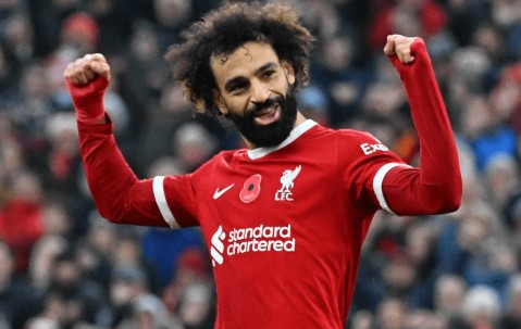 从宠臣退步成问题之人？利物浦该不该拿下萨拉赫，成了大矛盾