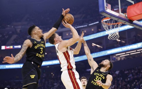 勇士酣畅胜利夜却现疑云 巴特勒意外伤退后果揪心？