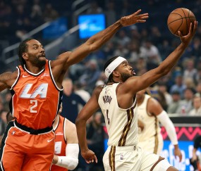 伦纳德23分波杰姆斯基空砍22分 快船客场17分逆转勇士