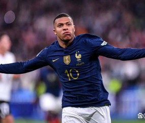 法国3-0！姆巴佩一传一射，10战狂轰13球，姆巴佩在拼抢中受伤